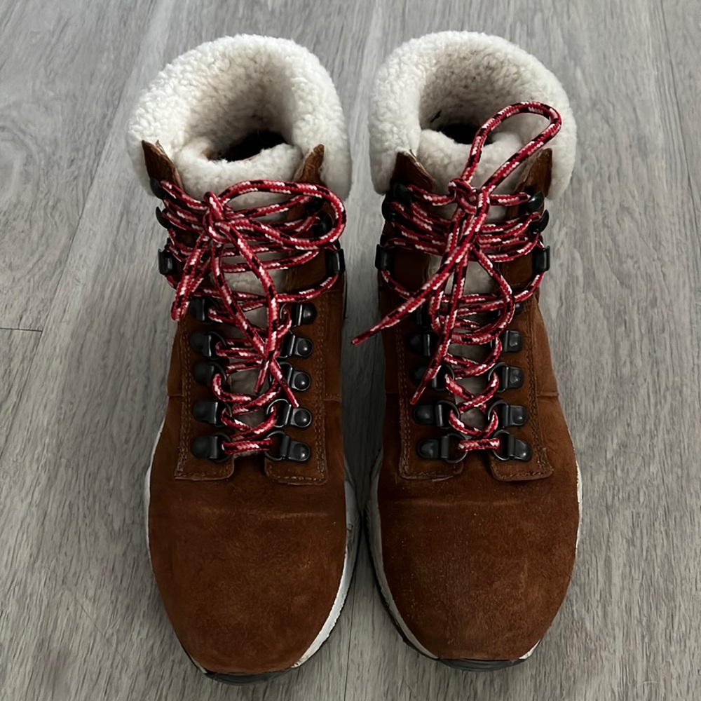 Trendy, Winter-Shoe; Size 6